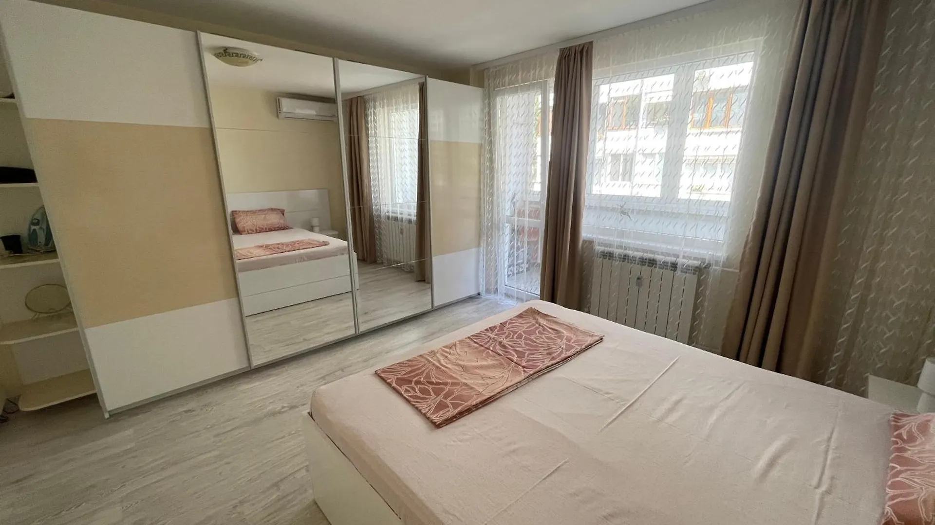 Плиска Apartment Burgas 0*,